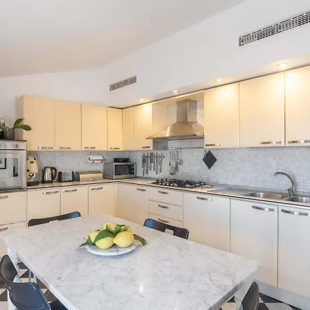 Appartamento The Roof With Sea View Sorrento